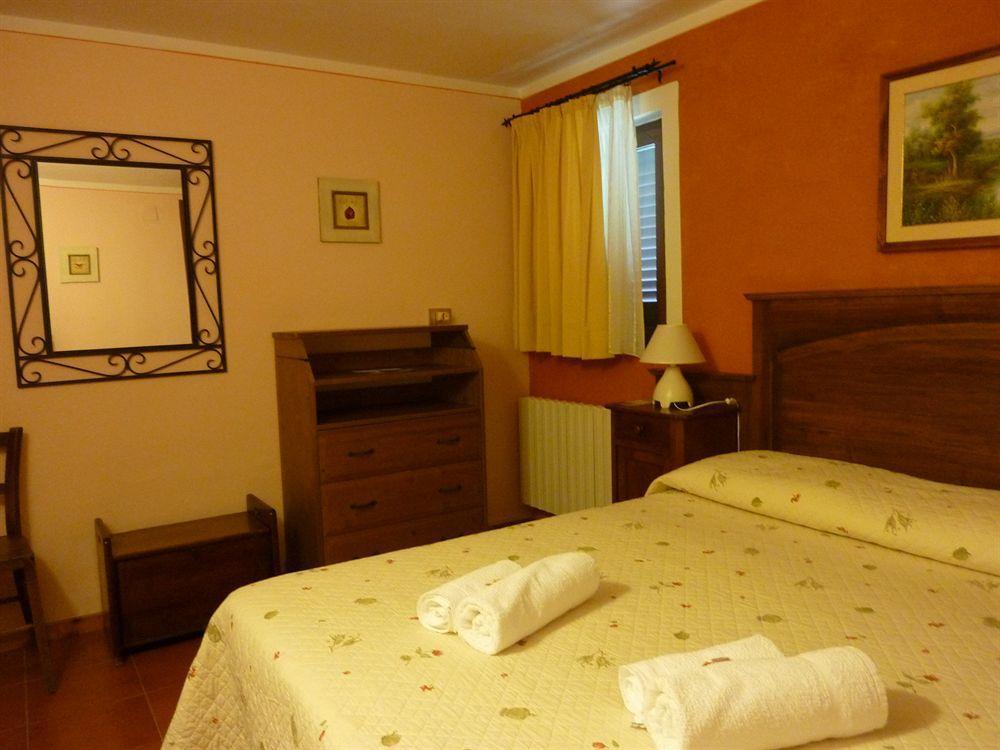 Casale Dei Gelsi Panzió Castiglione In Teverina Kültér fotó
